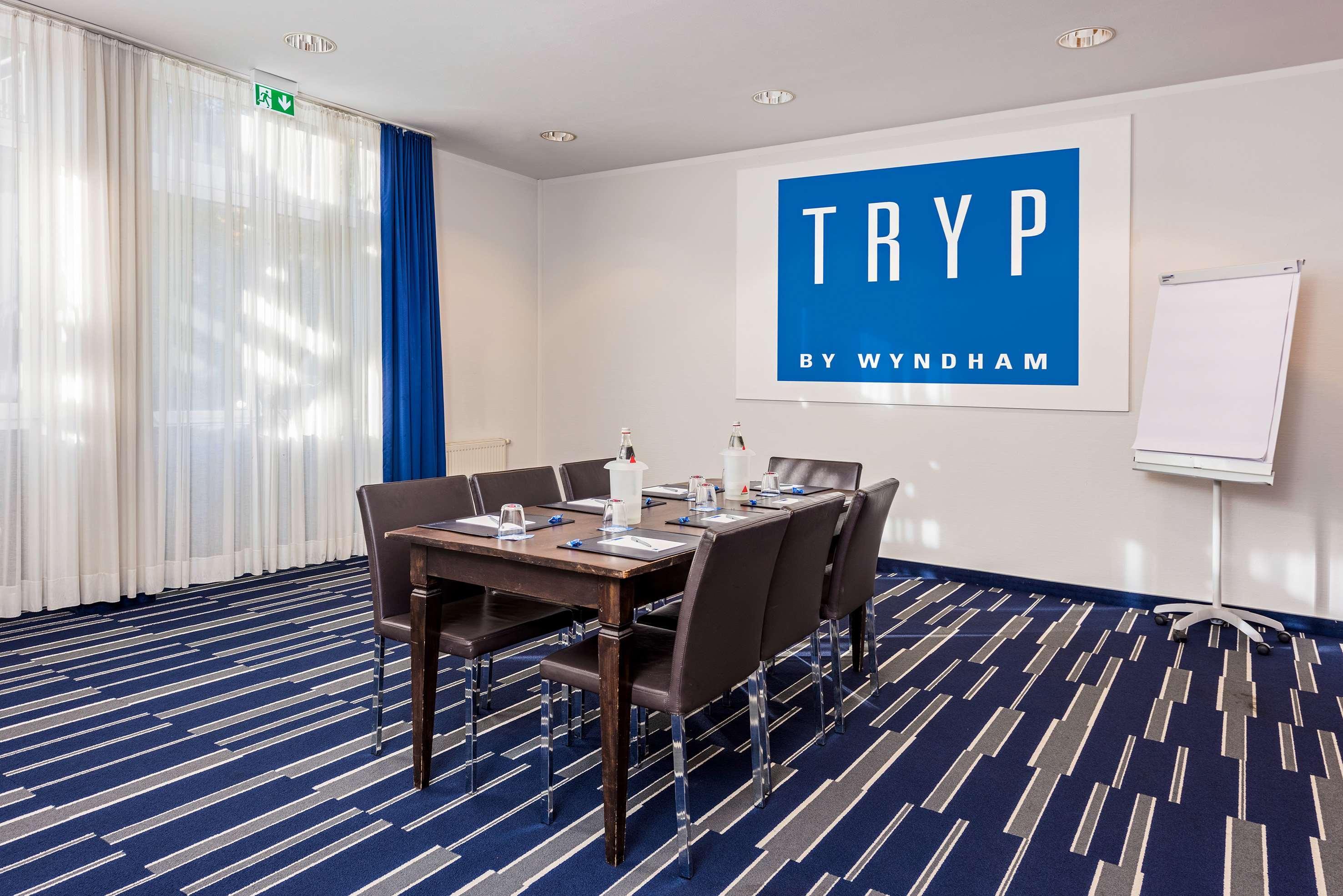 Hotel Bochum Wattenscheid Affiliated By Melia Екстериор снимка