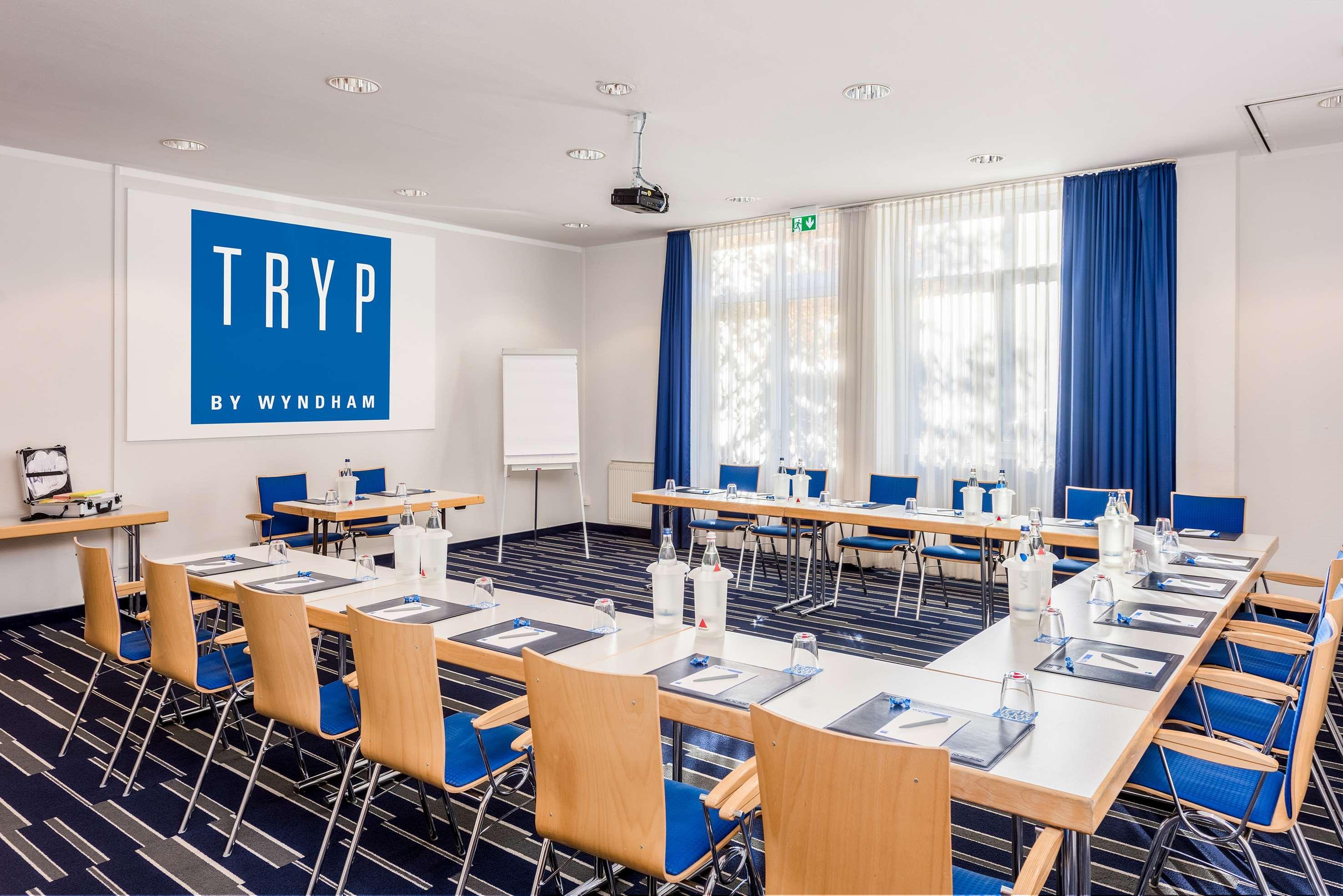 Hotel Bochum Wattenscheid Affiliated By Melia Екстериор снимка